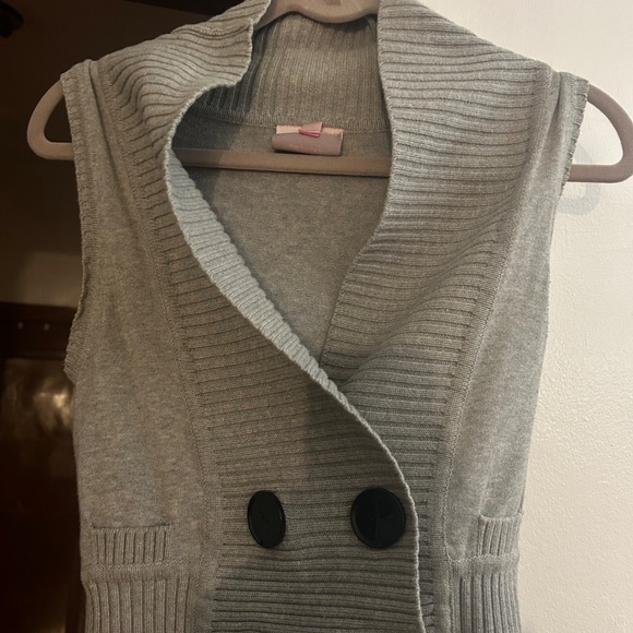 Romeo & Juliet vest - Picture 2 of 2